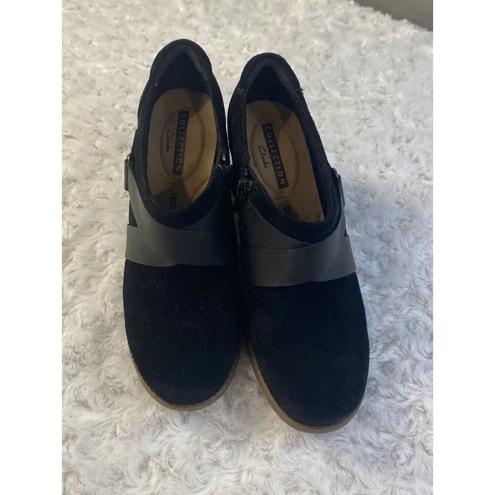 Clarks Booties Heels Black Suede Shoes Zip Women’s Size 7.5 M Block Heels